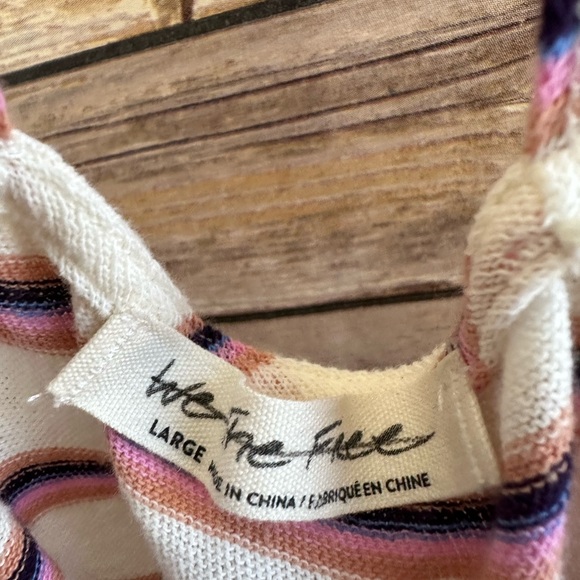 We The Free Tank Women’s Size Large Lost At Sea Stripe Twist Back Cotton - Picture 5 of 7